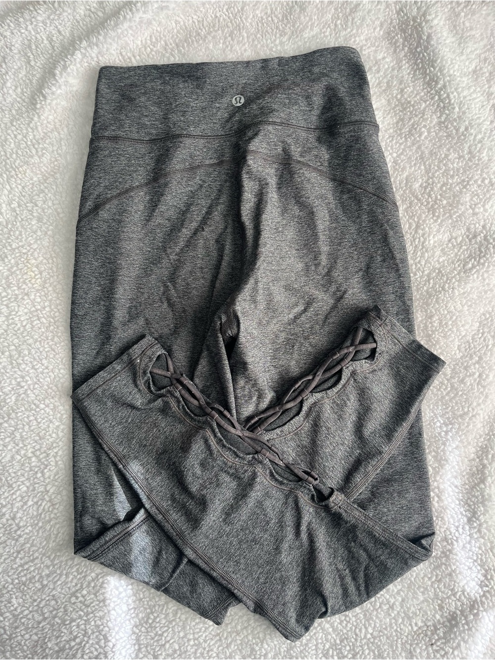LULULEMON LEGGINGS SIZE 6 GREY ASH
